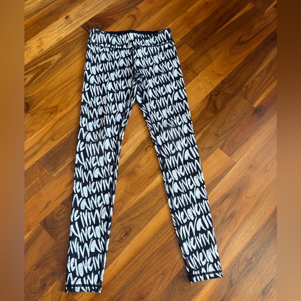Ivivva Black And White Kids Leggings, Size 12, Used